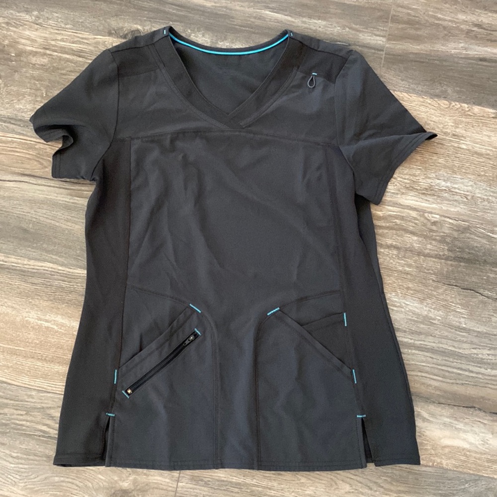 Women’s scrub top